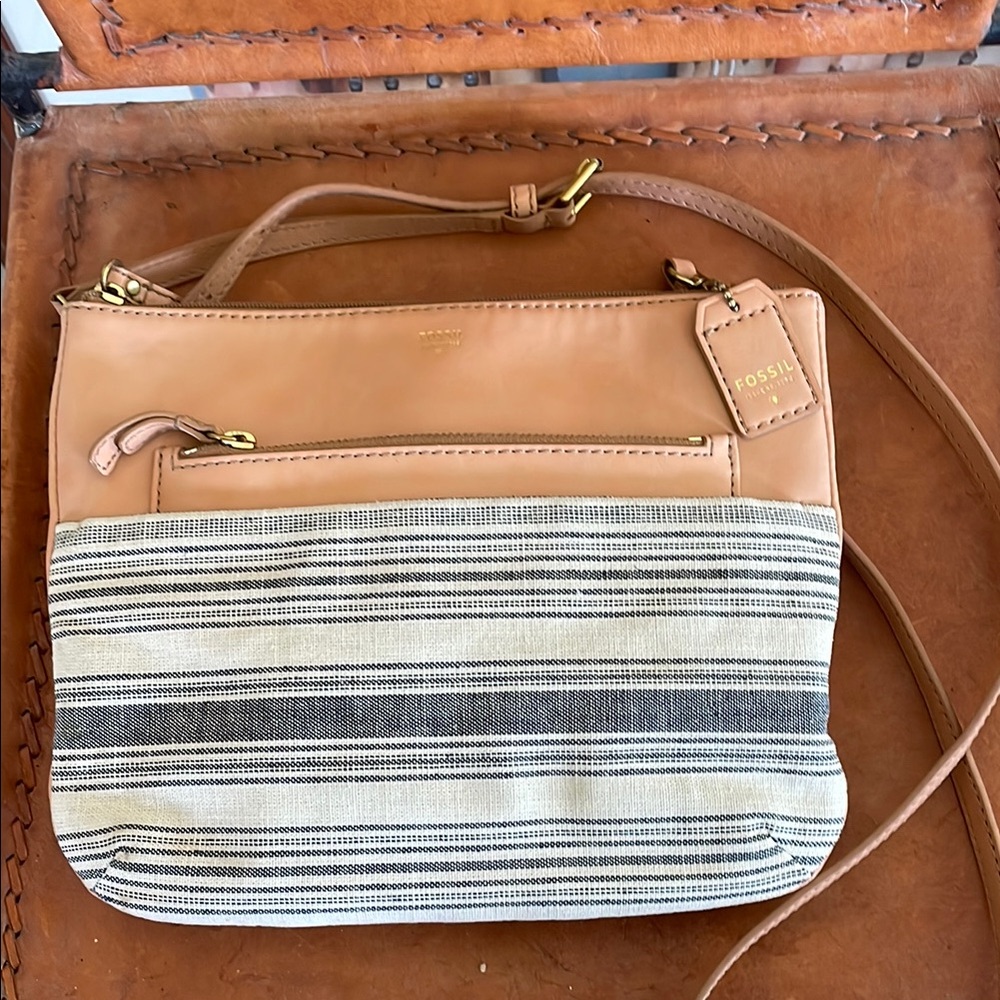 Fossil Tan and Black Crossbody Bag with Sophisticated Design